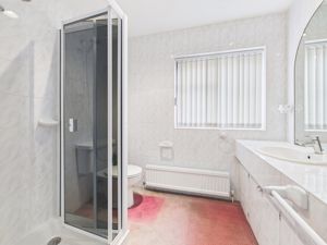 Family Bathroom- click for photo gallery